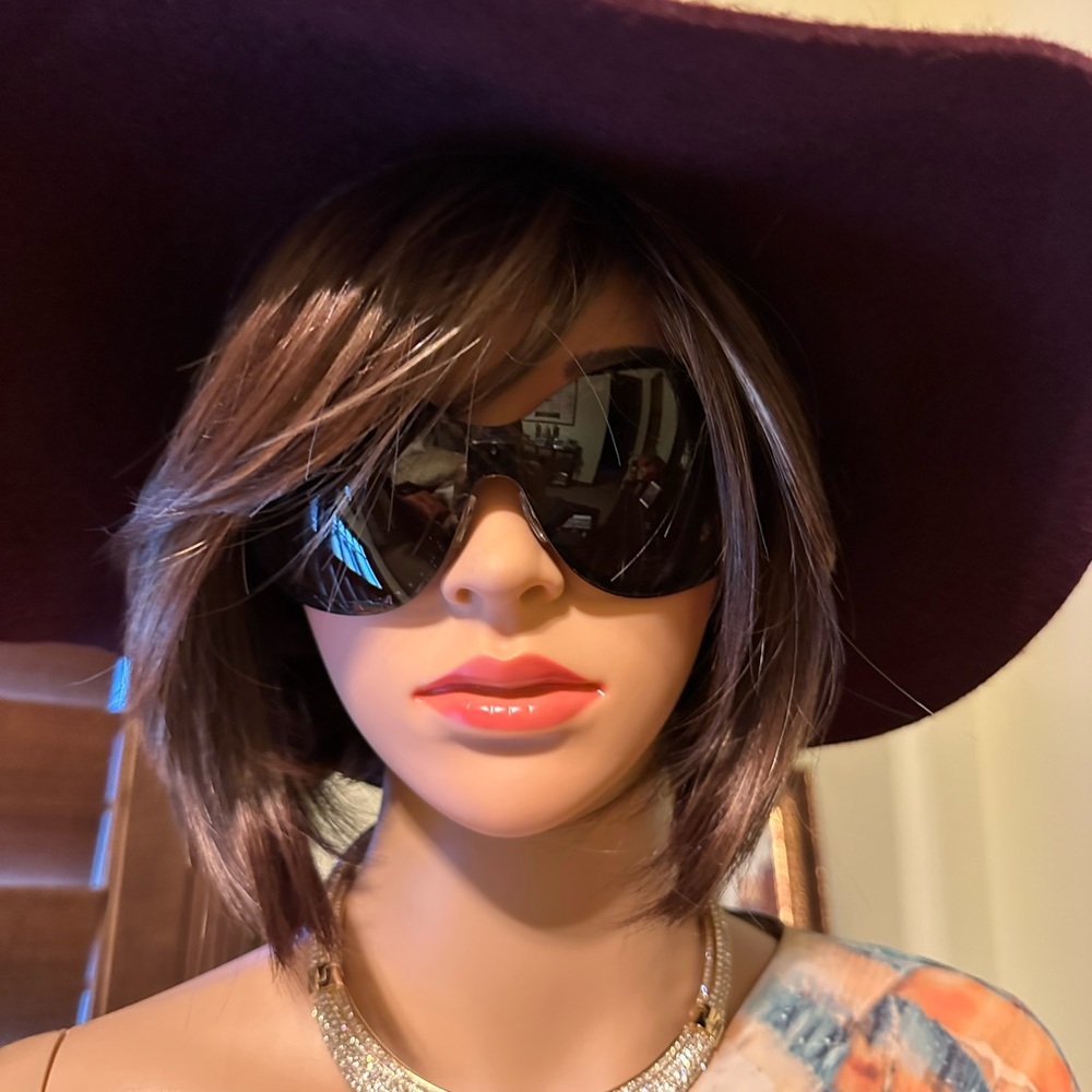 Beautiful Chanel Shield Interlocking Sunglasses - image 1